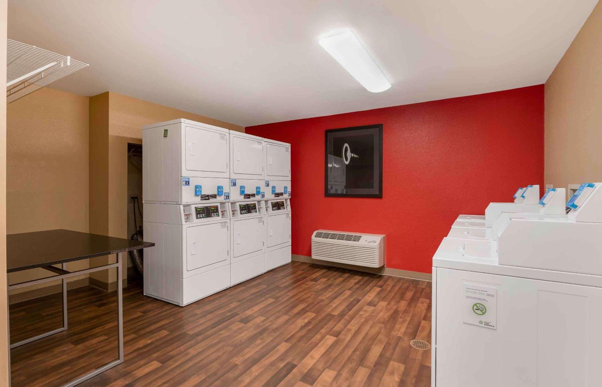 Extended Stay America Select Suites - Columbus - Worthington Eksteriør bilde
